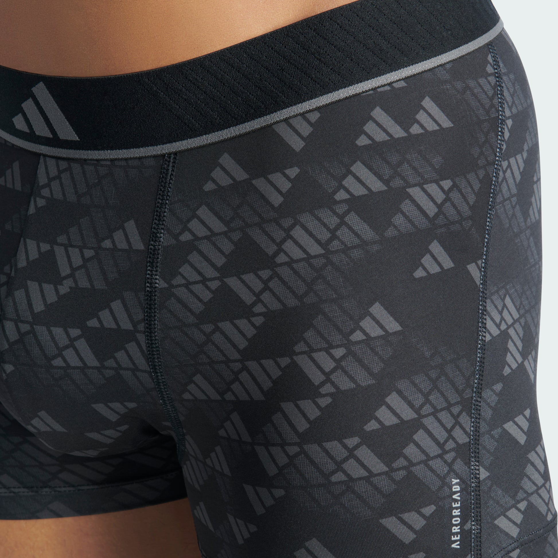 Carbon/Black/Brand Love Print